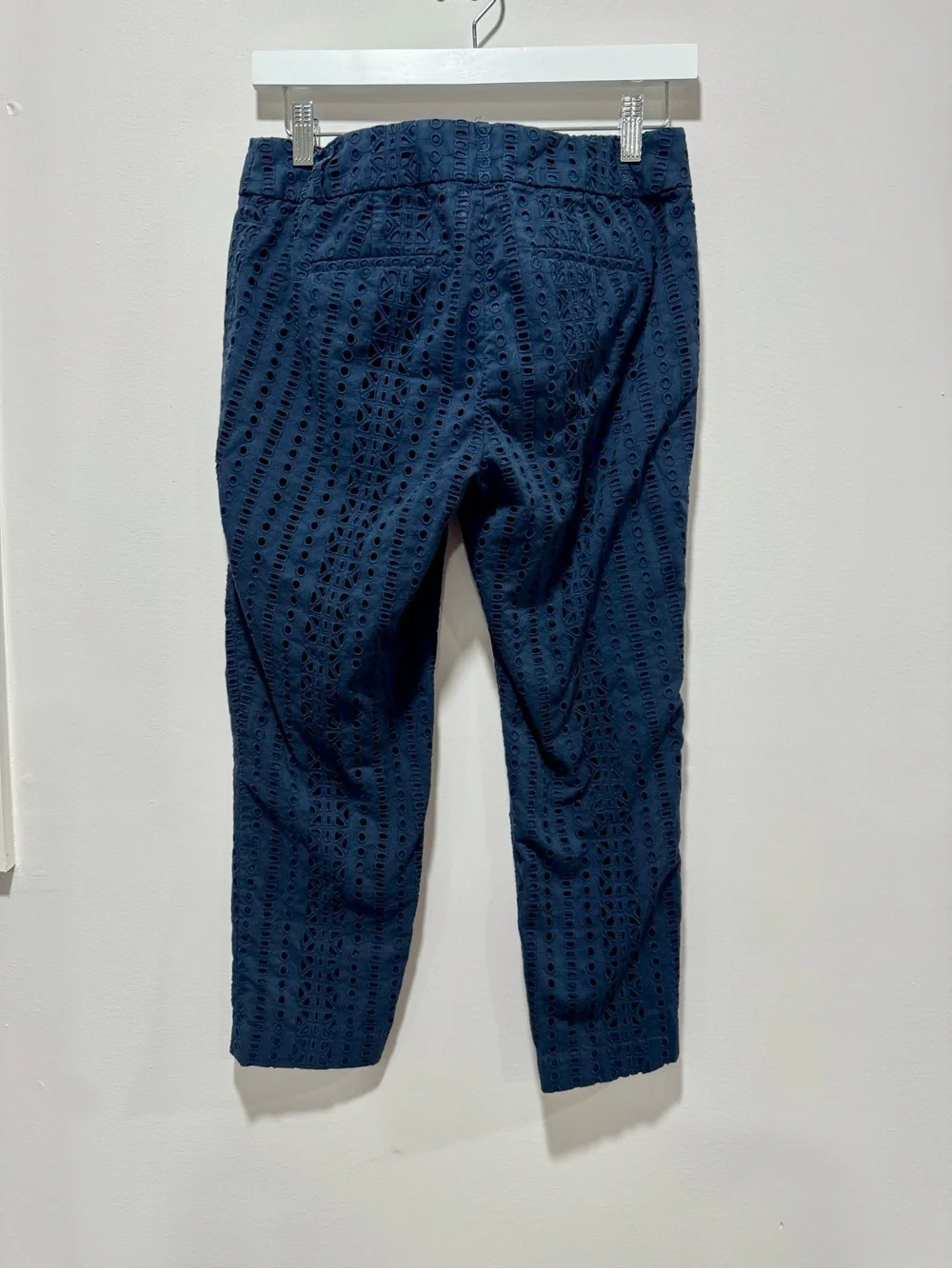 LOFT Marisa Riviera Navy Eyelet Cropped 100% Cotton Pants Size 2P